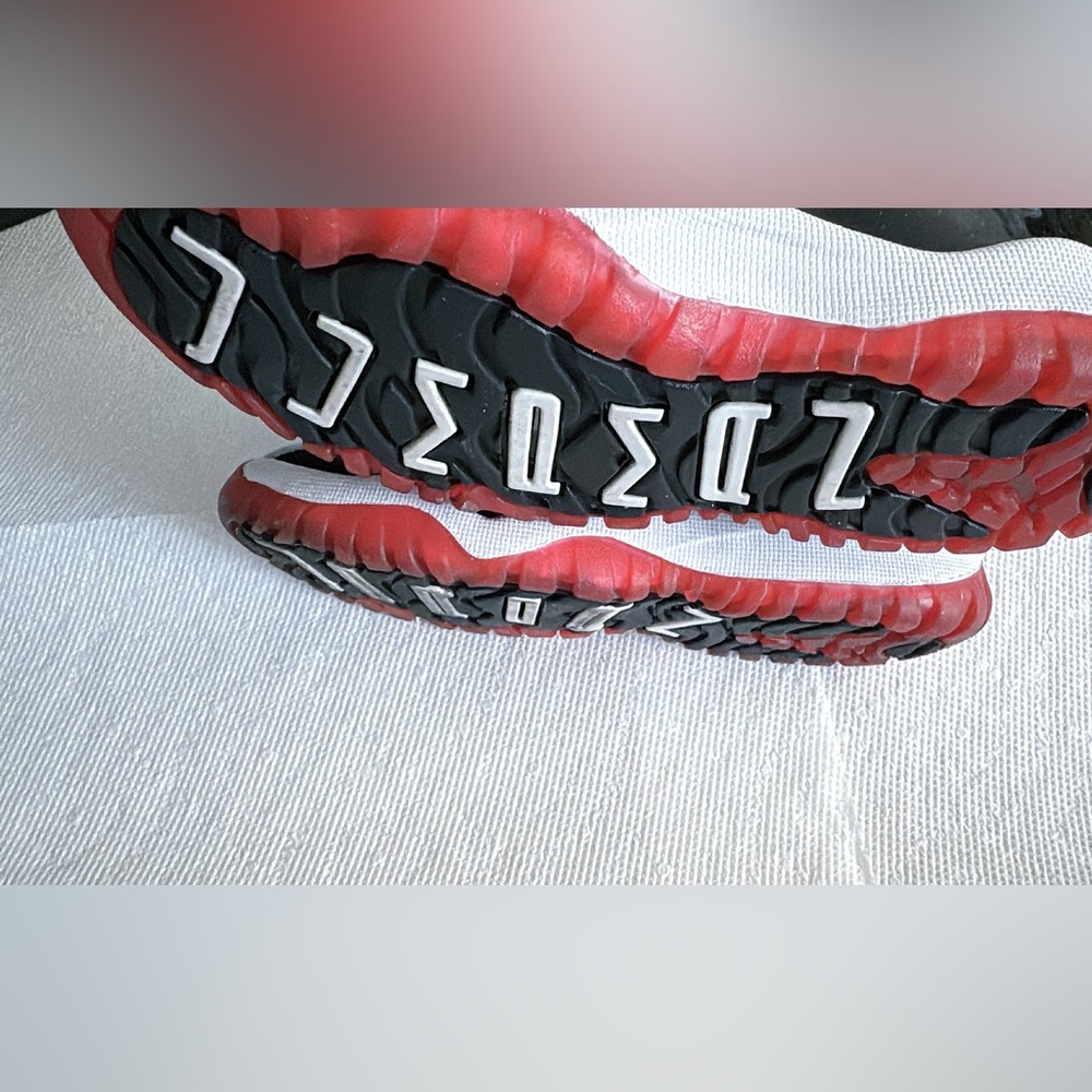 Jordan 11 Bred - Picture 4 of 8